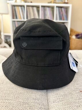 NWT Lululemon S/M On My Level Black Pocket Bucket Hat